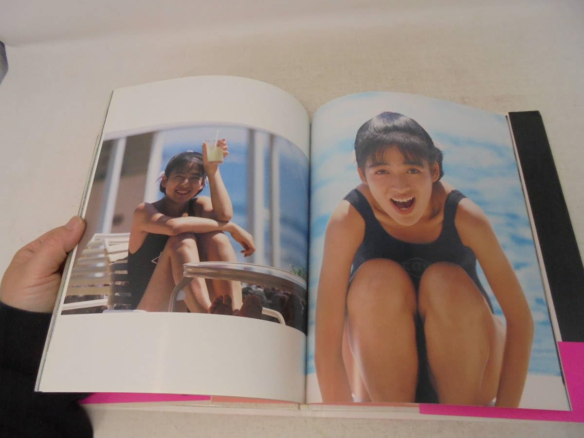 Amazon.co.jp: 川越美和 写真集 夢だけ見てる帯付 平成1年初版 近代